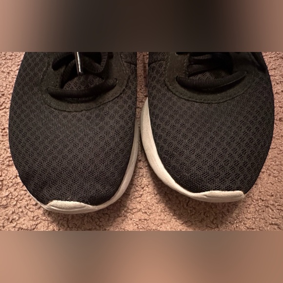 Nike Unisex Big Kids Youth Tanjun Running Gym Shoes Sneakers Black Pink 5Y - Picture 8 of 15